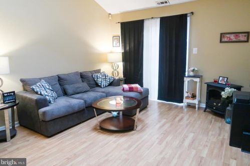 1165 Tristram Cir, West Deptford, NJ 08051-2239