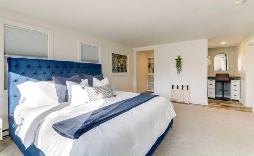 53 Cayuga Ave, Mashpee MA 02649-4935 exterior