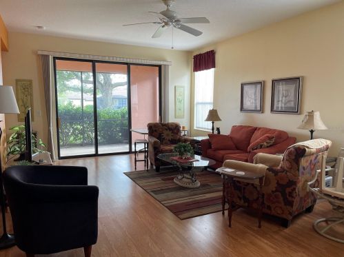 131 Shell Falls Dr, Ruskin, FL 33572-3127