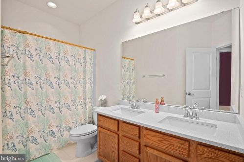 7366 Brunson Cir, Gainesville VA 20155 exterior