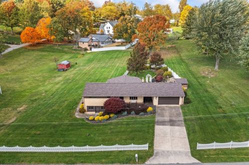 537 Taylor Dr, Canonsburg, PA 15317-2829