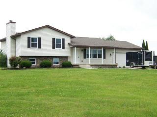5218 Lock Rd, Centerburg, OH 43011-9438