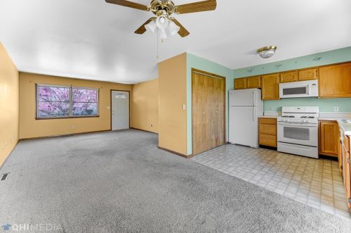 2302 Shaker Dr, Valpo IN  46383-3249 exterior