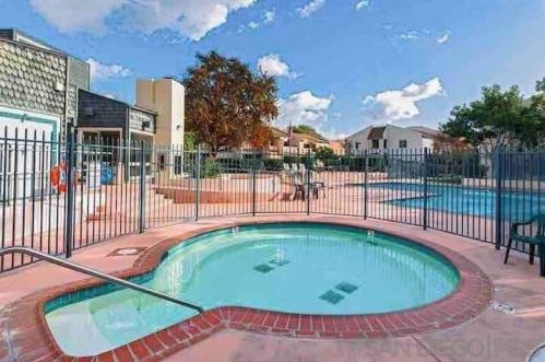 3282 Ashford St, San Diego CA 92111-5008 exterior