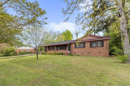 919 Louise Cir, Fayetteville, NC 28314-2709