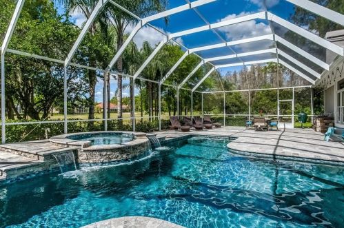 18604 Avenue Monaco, Lutz FL  33558-5316 exterior