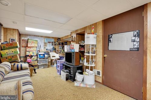 645 Ithaca Pl, East Windsor NJ 08520-5614 exterior