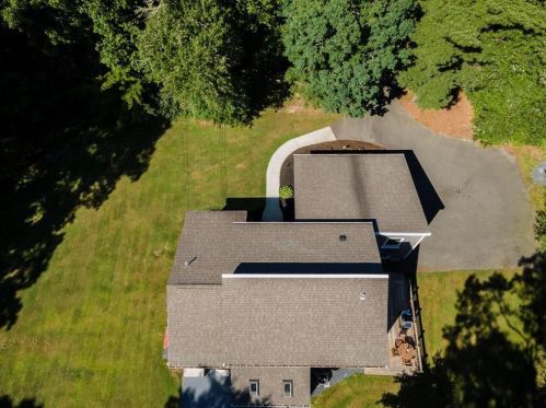 62 Demello Dr, Tiverton RI  02878-2770 exterior