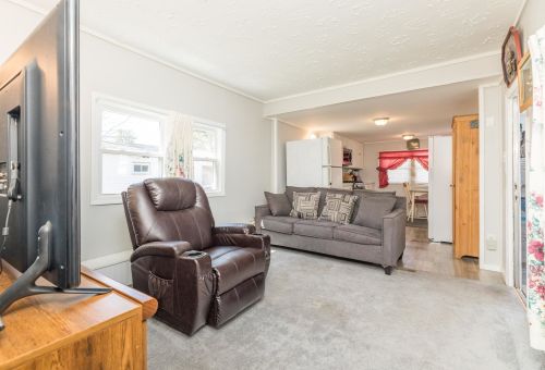 9 Friendship Dr, Salem NH  03079-3016 exterior