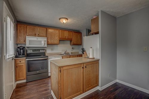 3334 Tallwood Ct, Covington KY  41018-2829 exterior