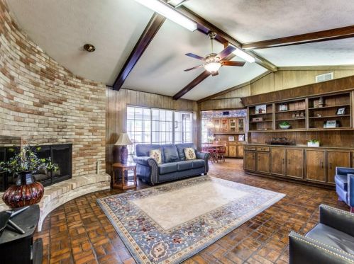 7268 Fernmeadow Dr, Dallas TX  75248-5605 exterior