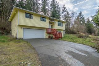 9204 176th St, Camano Island, WA 98292-6757