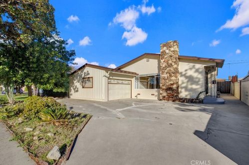 5842 Woodruff Ave, Lakewood CA  90713-1528 exterior