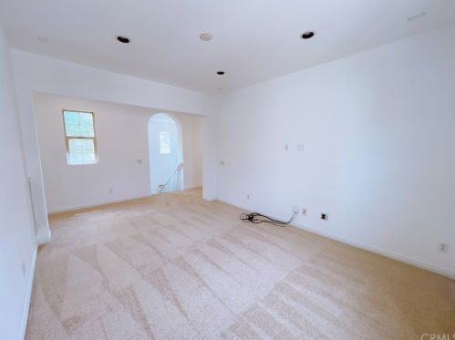 3027 Hampton Way, Ontario CA  91761-2631 exterior