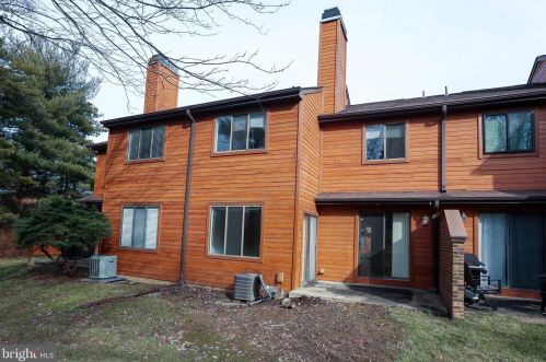 320 Winding Way, Norristown PA  19406-2632 exterior