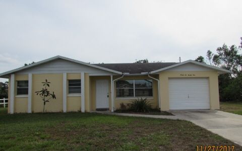 3621 Dauphine St, Sebring FL  33872-2814 exterior
