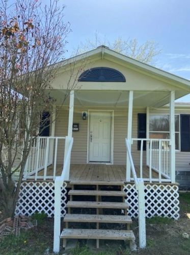 605 Commerce St, Honey Grove, TX 75446-1260