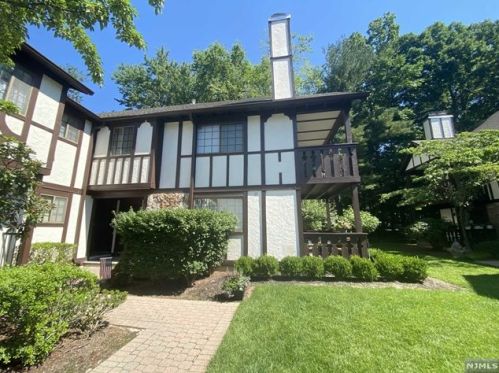 509 Mark Twain Way, Mahwah, NJ 07430-3472