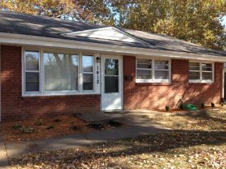 1412 Hartford Rd, Manhattan KS  66502-3428 exterior