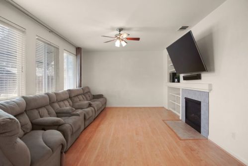 5812 Homewood Way, Riverbank CA  95367-9550 exterior