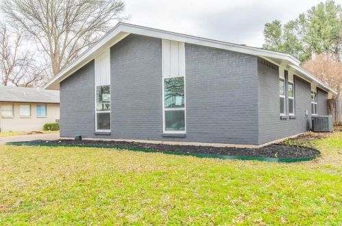 718 Pinehurst Dr, Richardson TX  75080-4112 exterior