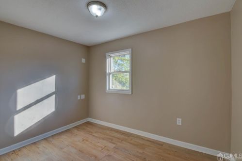 77 Lockwood Ave, Woodbridge NJ  07095-3615 exterior