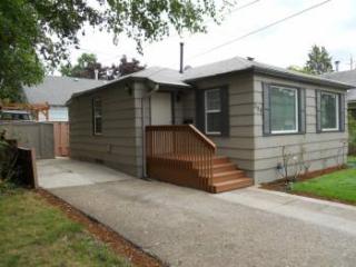 556 Statesman St, Salem, OR 97301-2674