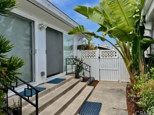 58 Saratoga, Newport Beach CA  92660-6148 exterior