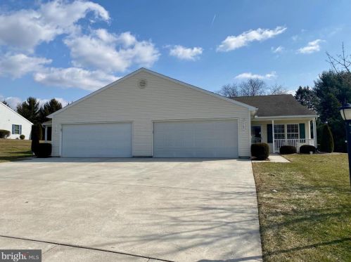 1369 Village Dr, Spring Grove PA  17362-8735 exterior
