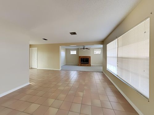 4589 La Vista Dr, Orlando, FL 32808-1907