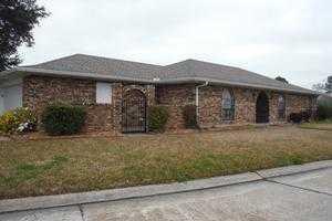 1327 Mimosa St, Marrero, LA 70072-3845