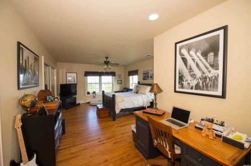 146 Shr Rd, Mount Sinai NY  11766-1237 exterior