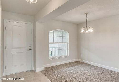 664 Forster Ave, Sebastian, FL 32958-4828