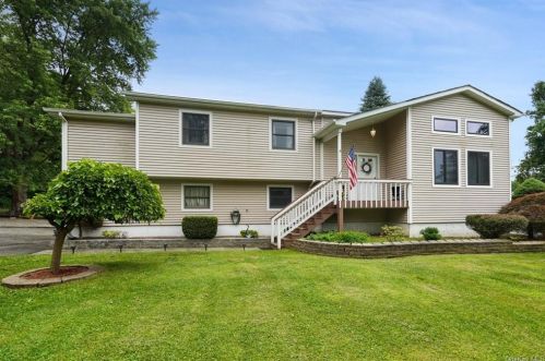 916 Route 216, Poughquag, NY 12570-5730