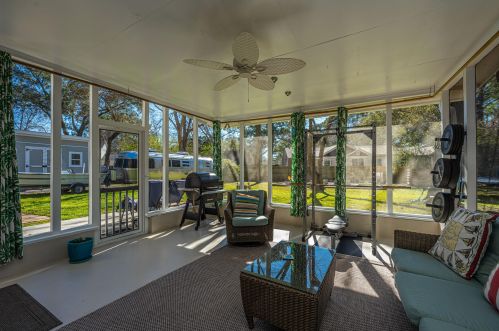 725 Chatter Rd, Mount Pleasant SC  29464-5116 exterior