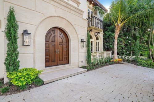 230 Atlantic Ave, Palm Beach, FL 33480-3709