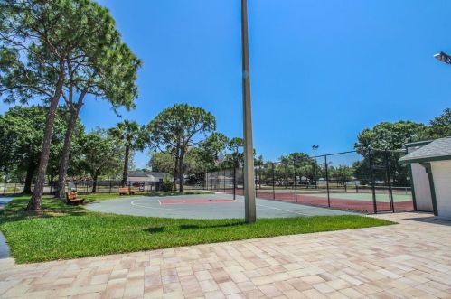 133 Sabal Ct, Oldsmar FL  34677-4558 exterior