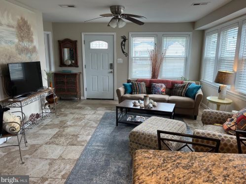 102 Quay Blvd, Brigantine City, NJ 08203-3439