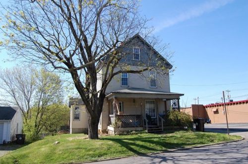 413 Spring St, Grove City, PA 16127-1128