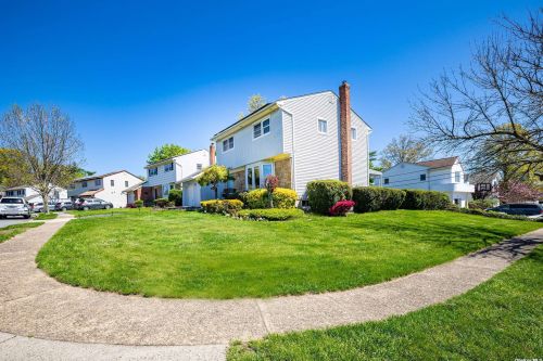 119 Cayuga Pl, Muttontown, NY 11753-1604