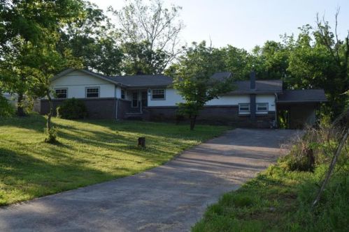 115 Burnett Ln, Knoxville, TN 37920-9001