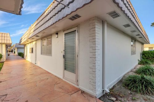 155 Valencia G, Delray Beach FL  33446-2055 exterior