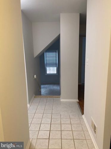 5209 Lonsdale Dr, Springfield VA  22151-1728 exterior