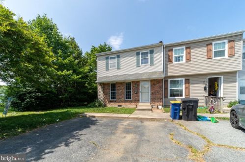 91 Village Dr, Dover, DE 19904-6533