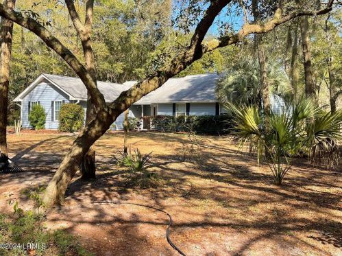 6 Settlers Cv, Beaufort, SC 29907-2036