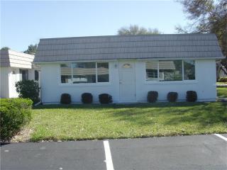 5441 Riverbluff Cir, Sarasota, FL 34231-5025