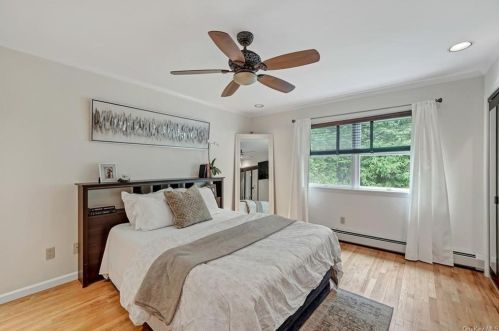 239 Davis Ave, White Plains NY  10605-3213 exterior