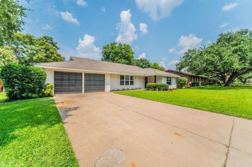 4336 Whitfield Ave, Fort Worth, TX 76109-5313