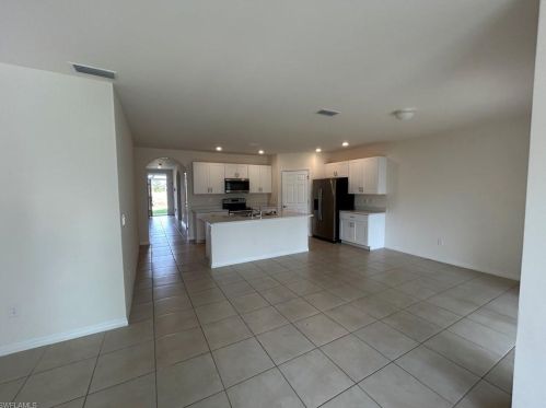 1630 11th Ter, Cape Coral, FL 33909-0015