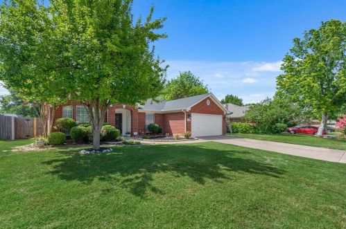 1700 Crestmeadow Ln, Midlothian, TX 76063-7929